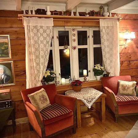 Вилла 100 Years Old Norwegian Log House In Тромсё Экстерьер фото