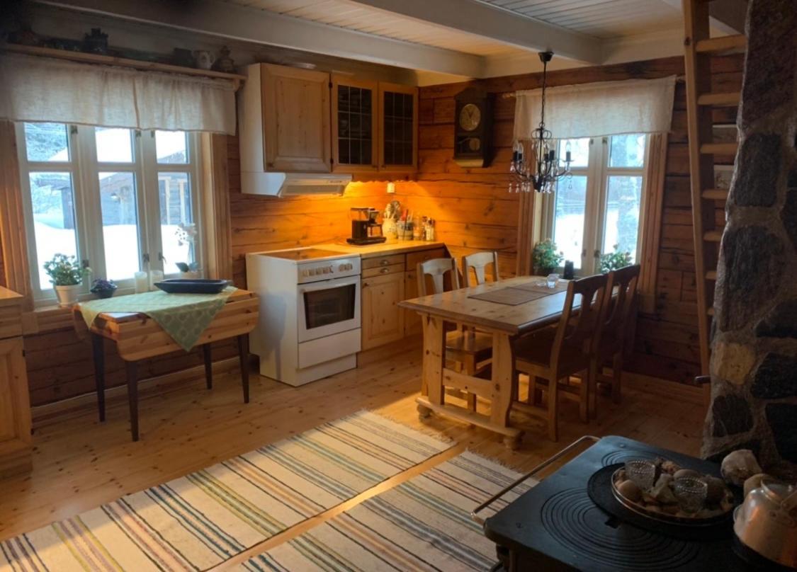 Вилла 100 Years Old Norwegian Log House In Тромсё Экстерьер фото