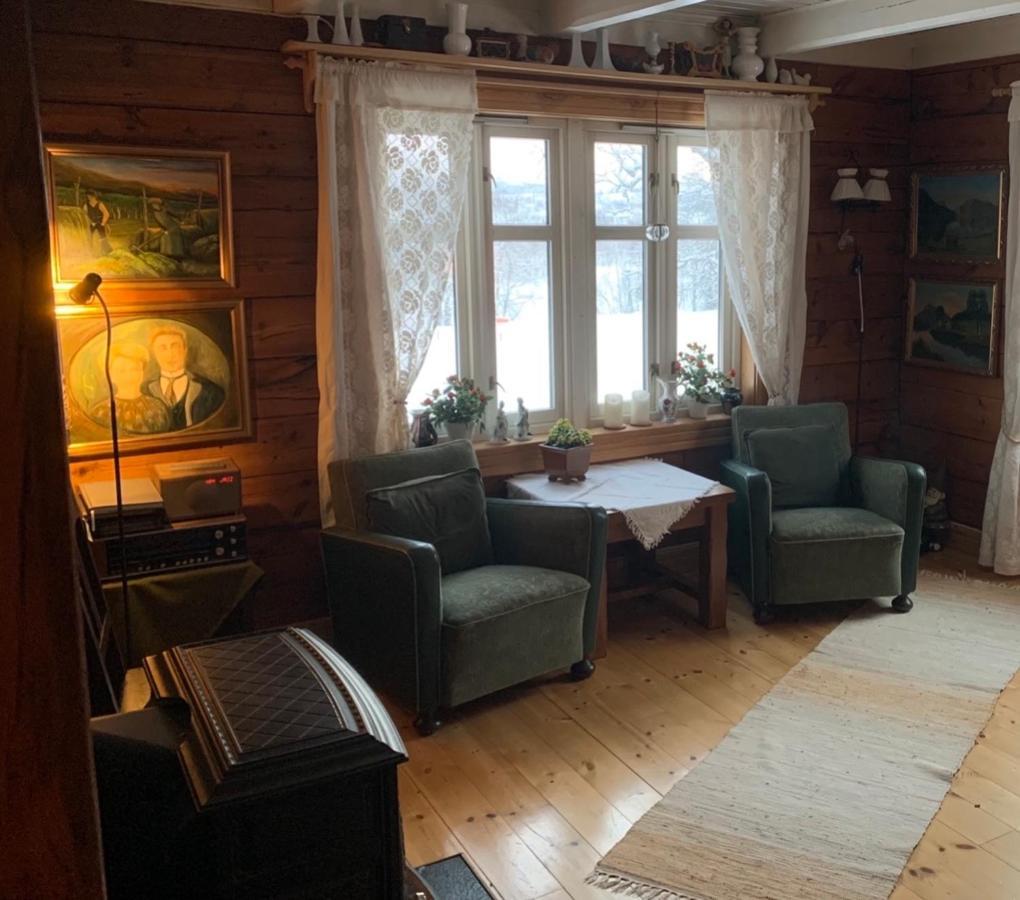 Вилла 100 Years Old Norwegian Log House In Тромсё Экстерьер фото