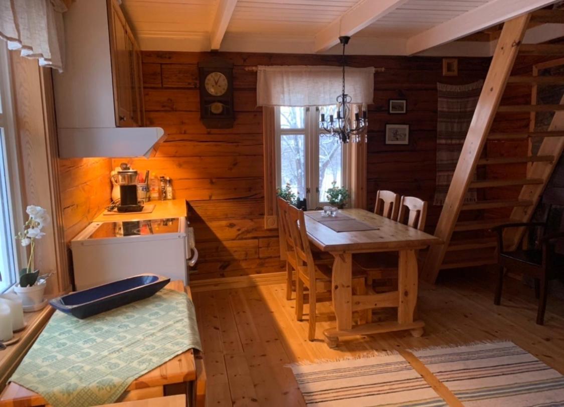 Вилла 100 Years Old Norwegian Log House In Тромсё Экстерьер фото