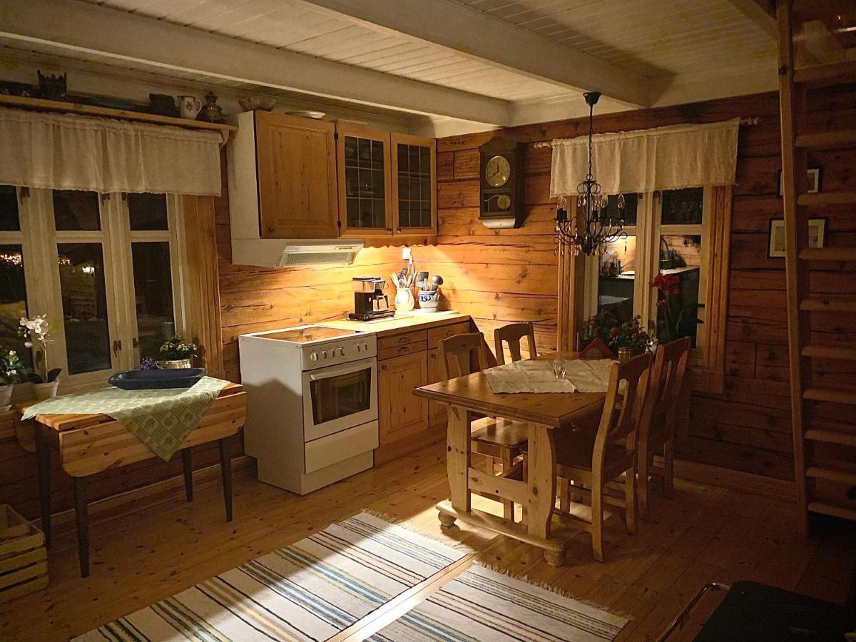 Вилла 100 Years Old Norwegian Log House In Тромсё Экстерьер фото