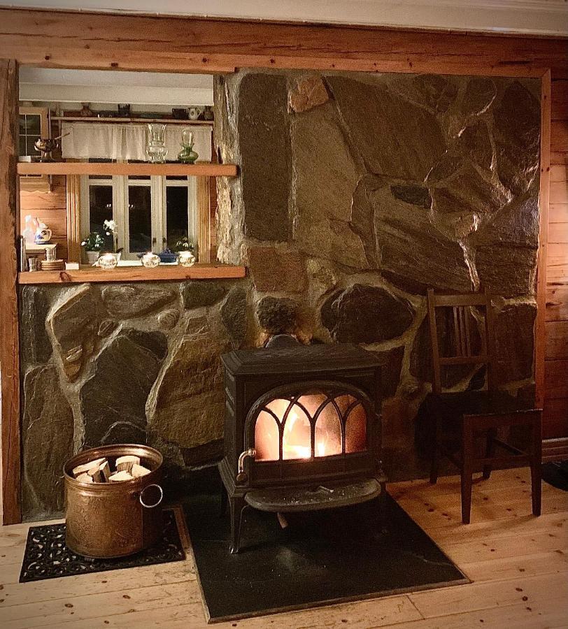 Вилла 100 Years Old Norwegian Log House In Тромсё Экстерьер фото